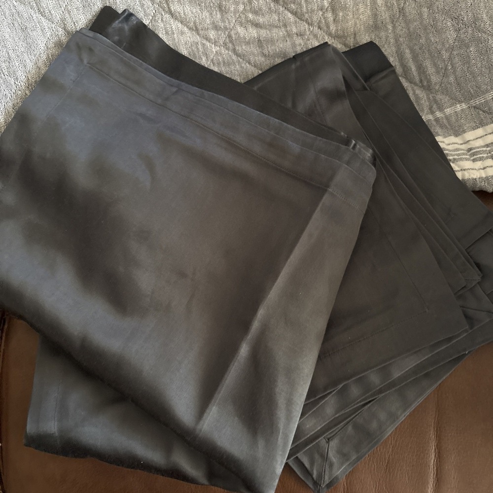 Crate & Barrel Set of 12 charcoal gray‎ satin Square Napkins NWOT